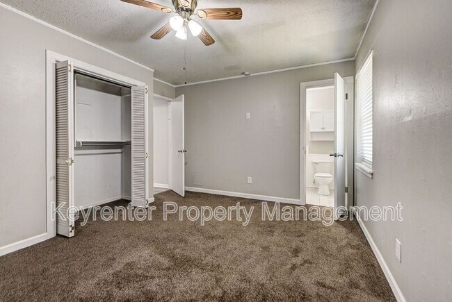 Building Photo - 1120 Kings Ct