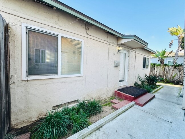 Building Photo - 1 BLOCK TO THE BEACH! COMPLETELY REMODELED 2BD/2BA OCEAN BEACH UNIT WITH TANDEM PARKING! $4,795/MO
