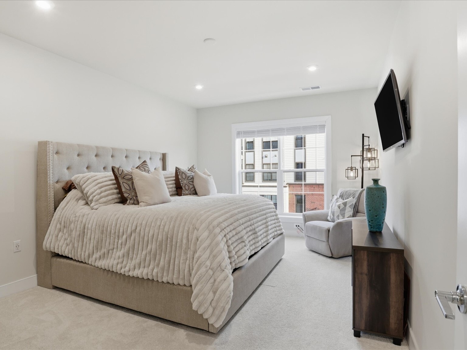 Building Photo - 106 Saint Ives Pl