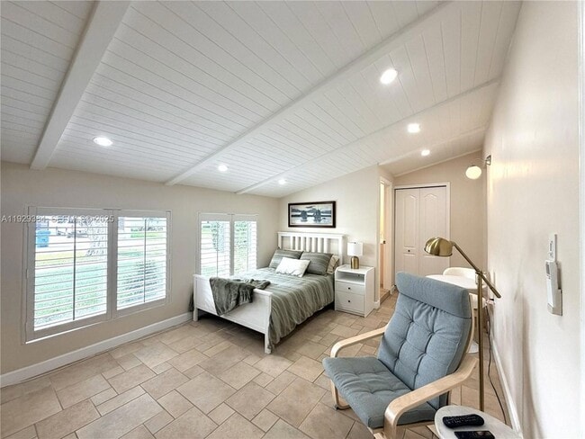 Building Photo - 1625 SW 101st Ave