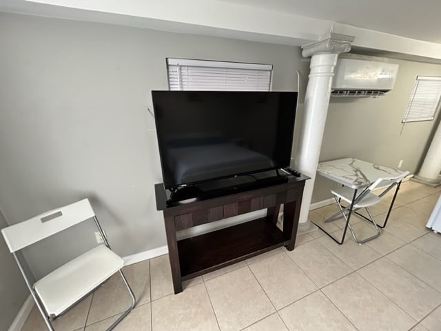 Building Photo - 6313 SW 18th St