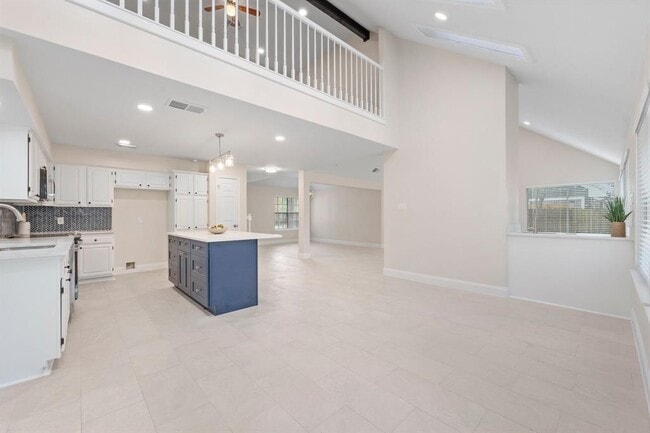 Building Photo - 49 W Southfork Pines Cir
