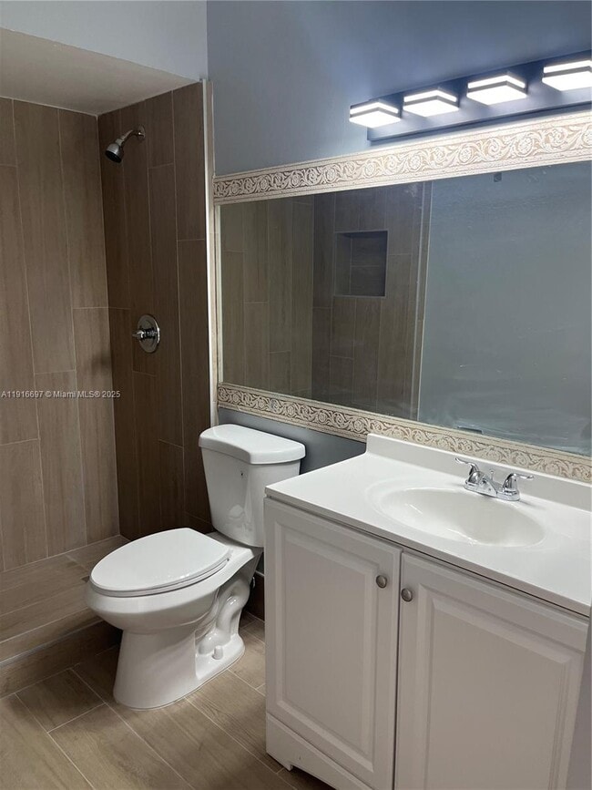 Building Photo - 9722 NW 6th Ln