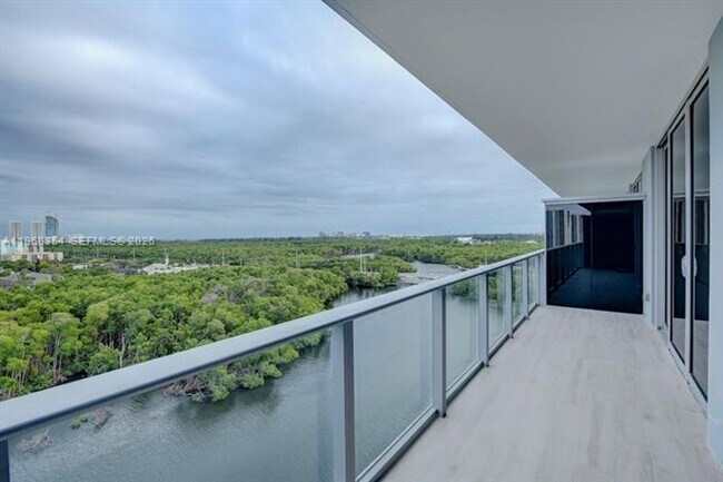 Building Photo - 16385 Biscayne Blvd