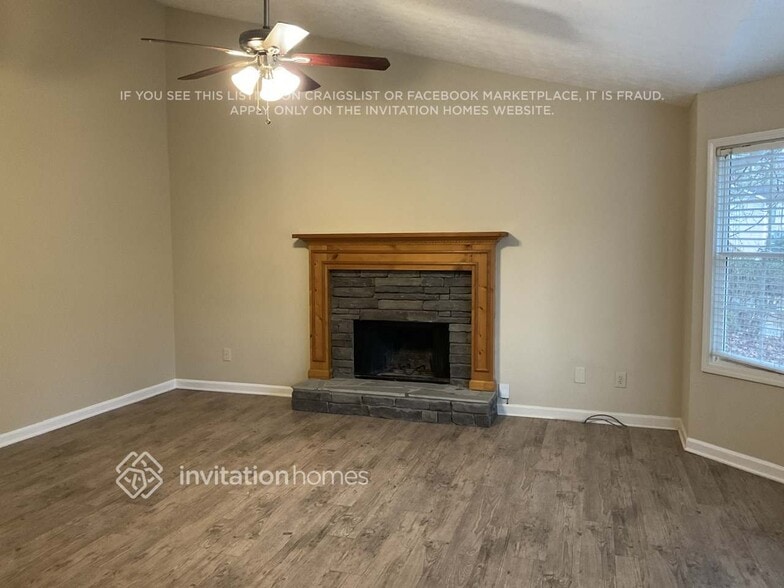 Building Photo - 240 Blake Dr