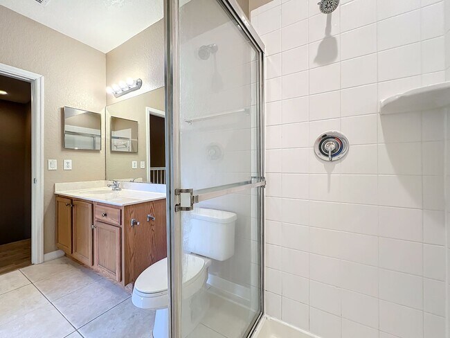 Building Photo - LUXURY 3 Bedroom / 2 Bath Townhome in a ga...