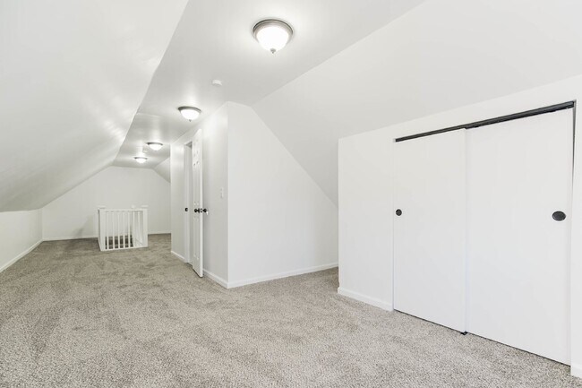 Building Photo - Charming 4-Bedroom Home in Kansas City, MO...