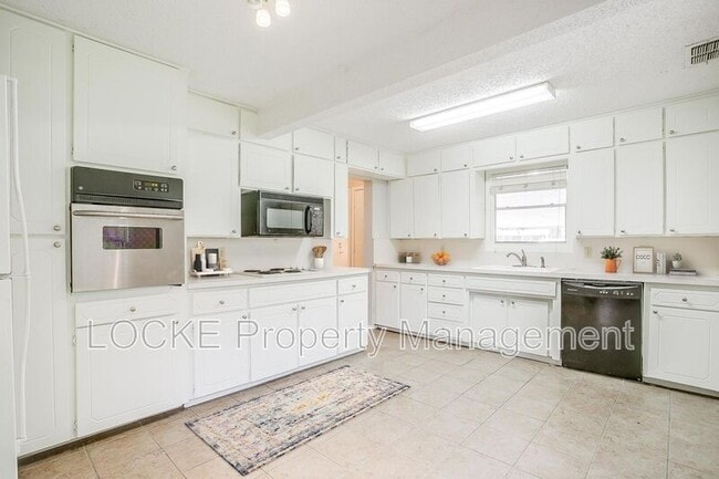 Building Photo - 3132 Greene Ave