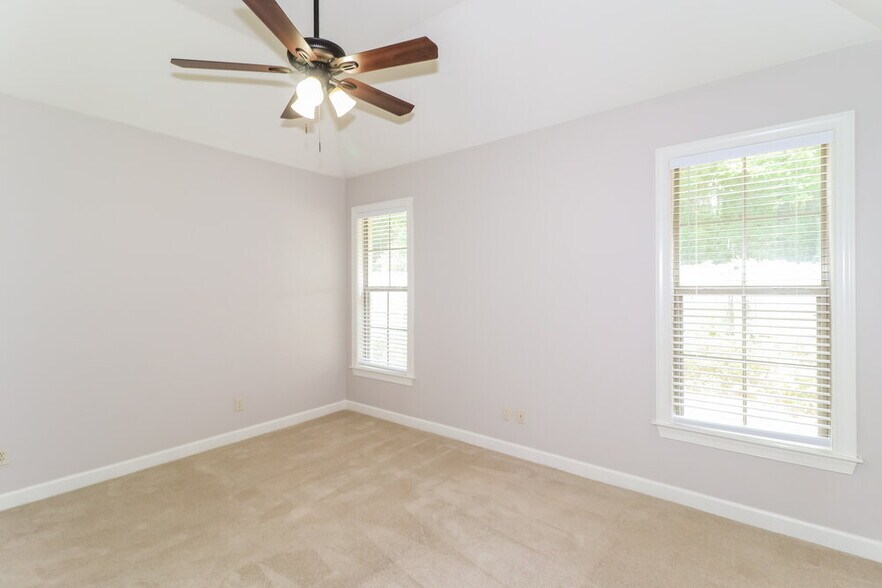 Building Photo - 6832 Lagrange Grove Dr