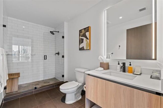 Building Photo - 398 NE 5th St