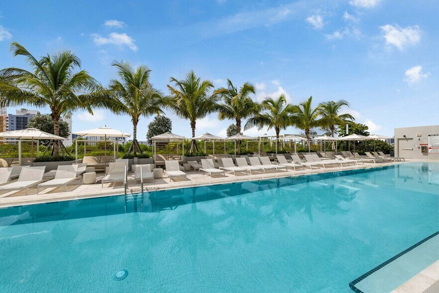 Building Photo - 7144 Byron Ave