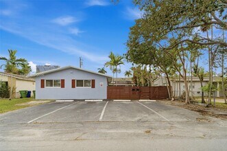 Building Photo - 808 NE 2nd St