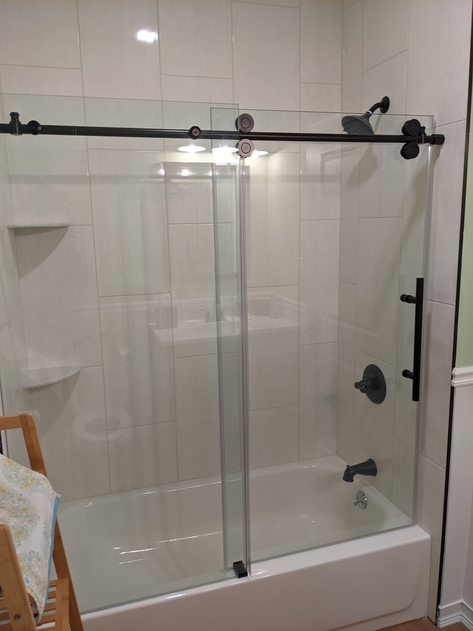 2nd Bathroom - Tub / Shower - 225 W Pastorius St
