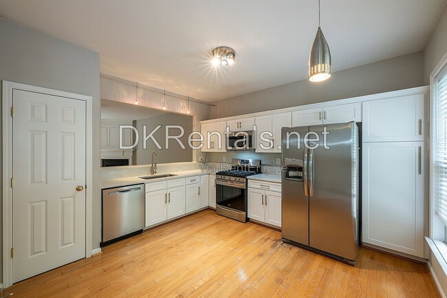 Building Photo - 2358 Towneview Ct SE
