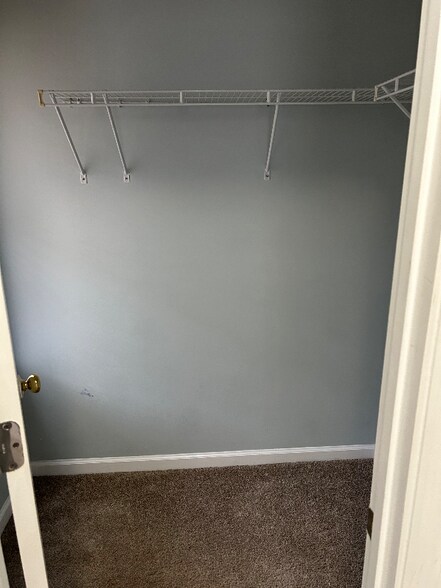 Building Photo - 305 Rose Marie Ln