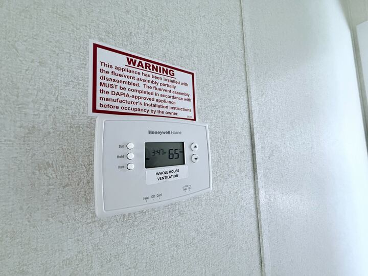 Building Photo - 29909 Flushing Dr