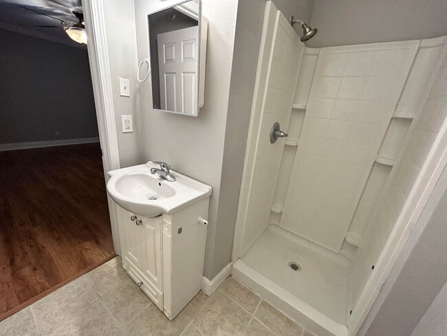 Building Photo - Gorgeous Lake Charles House