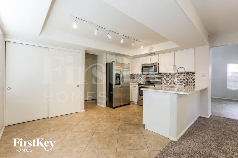 Building Photo - 17235 N 46th Pl