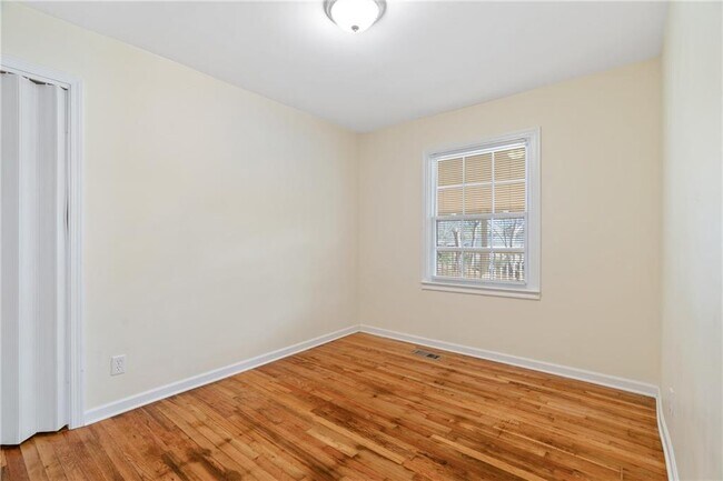 Building Photo - 681 Toliver St NE