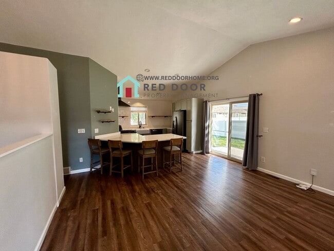 Building Photo - Modern 4 Bed, 3 Bath Home – Pet Friendly w...