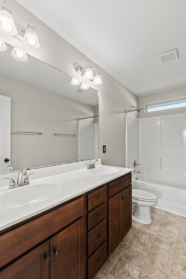 Building Photo - 707 Pandion Ct