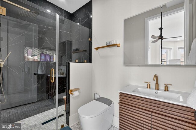 Building Photo - 32 Adams St NW