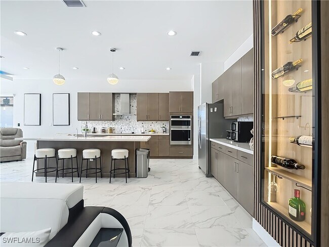 Building Photo - 5046 Panella Ave