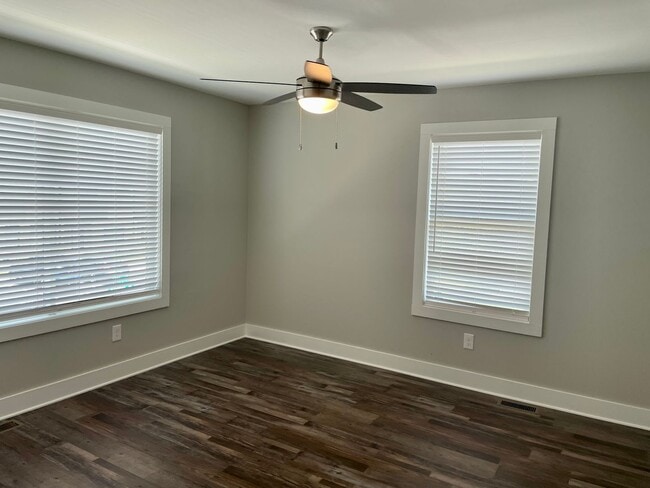 Building Photo - Luxury End Unit Townhouse in Campbell County