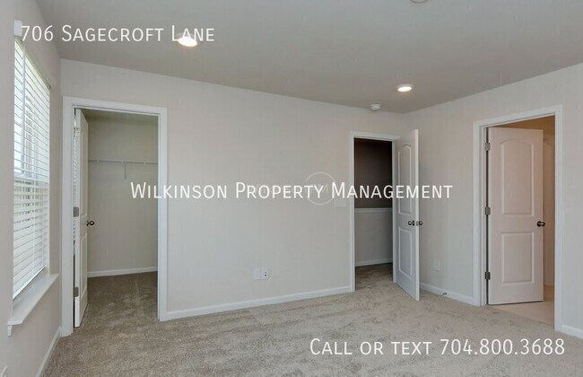 Building Photo - 706 Sagecroft Ln