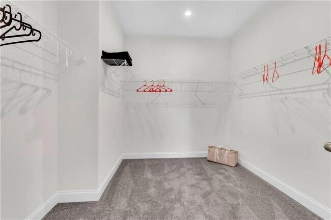 Building Photo - 6290 Bracken Brown Dr