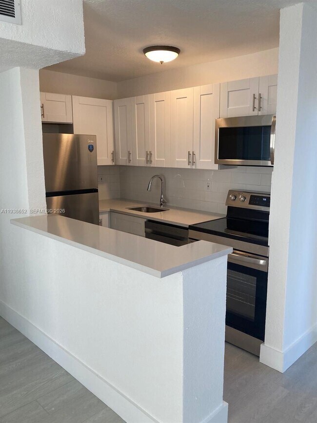 Building Photo - 199 E McNab Rd