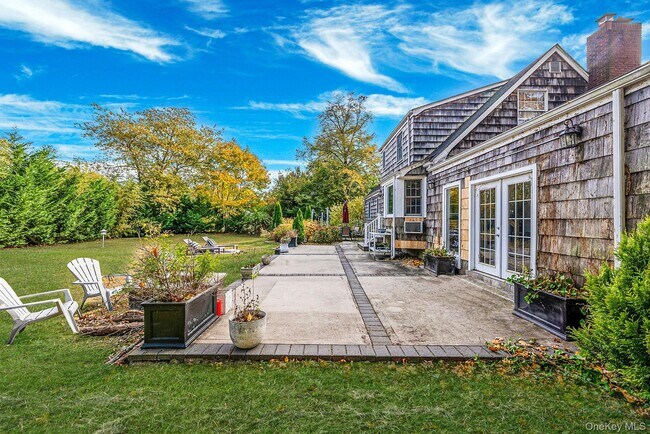 Building Photo - 50 Mole Pl