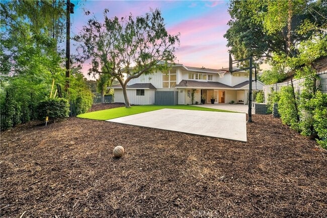 Building Photo - 4620 Encino Ave