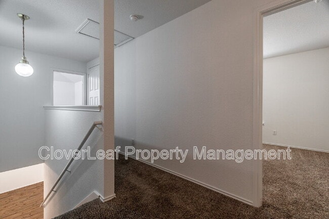 Building Photo - 446 S Water Ln