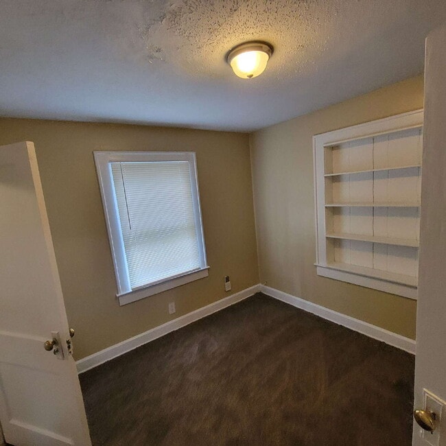 Building Photo - Eastside 3 Bedroom Home
