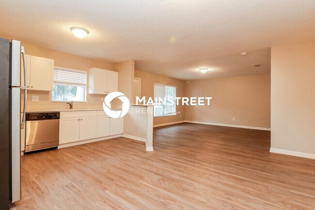Building Photo - 3 Bedroom Pet-Friendly Home in St Petersburg, FL with Main Street Renewal