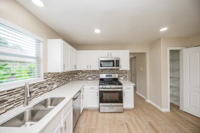 Building Photo - 20510 Raincrest Dr