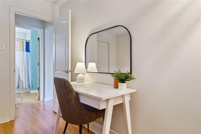 Building Photo - 1422 Collier St