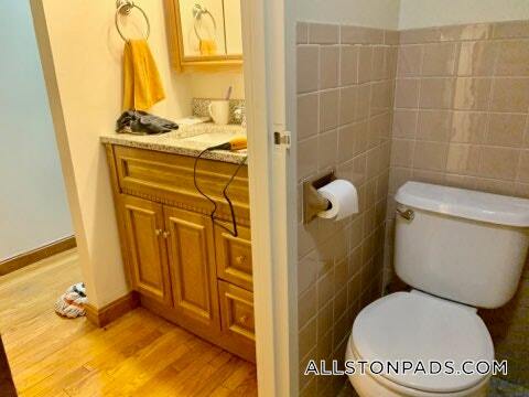 Building Photo - 1110 Commonwealth Ave