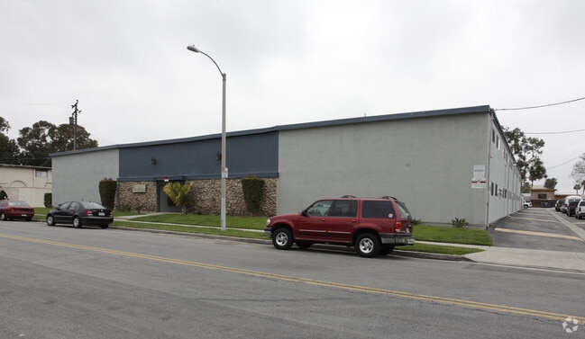 Building Photo - Stonehenge Apartments