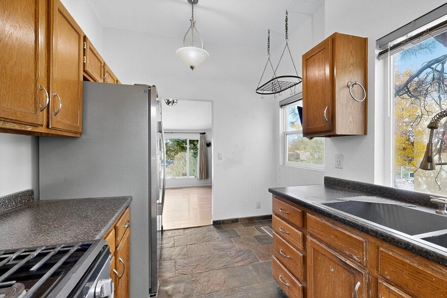 Building Photo - 5528 Overlook Dr NE