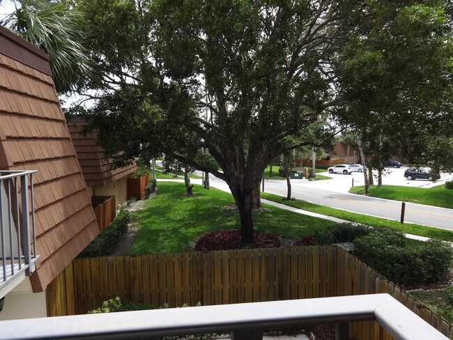 Building Photo - 3068 30th Ct