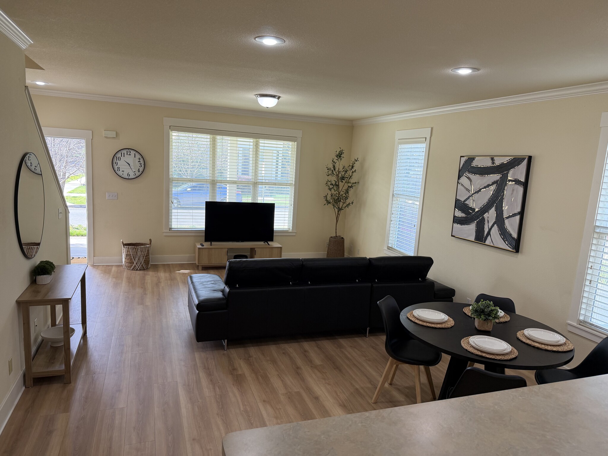 Building Photo - 804 Kite Ln