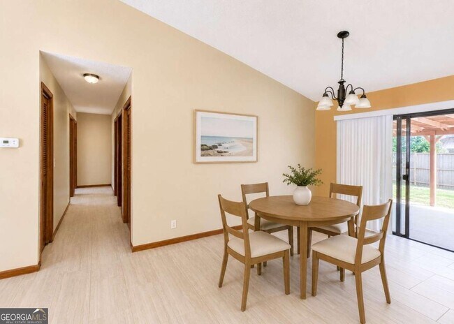 Building Photo - 603 Plantation Village Dr