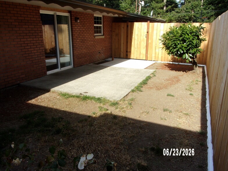 Fenced Yard - 1042 Neil St NE