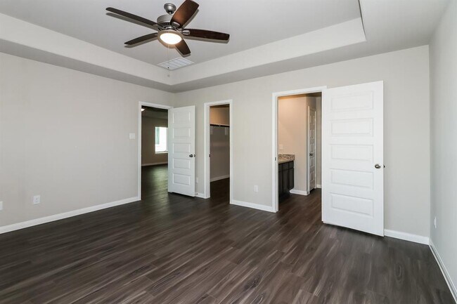 Building Photo - 5107 Hector Gustavo Dr