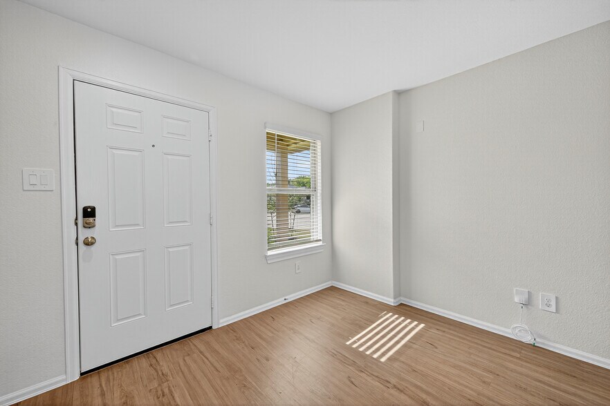 Building Photo - 18918 Western Falls Ct