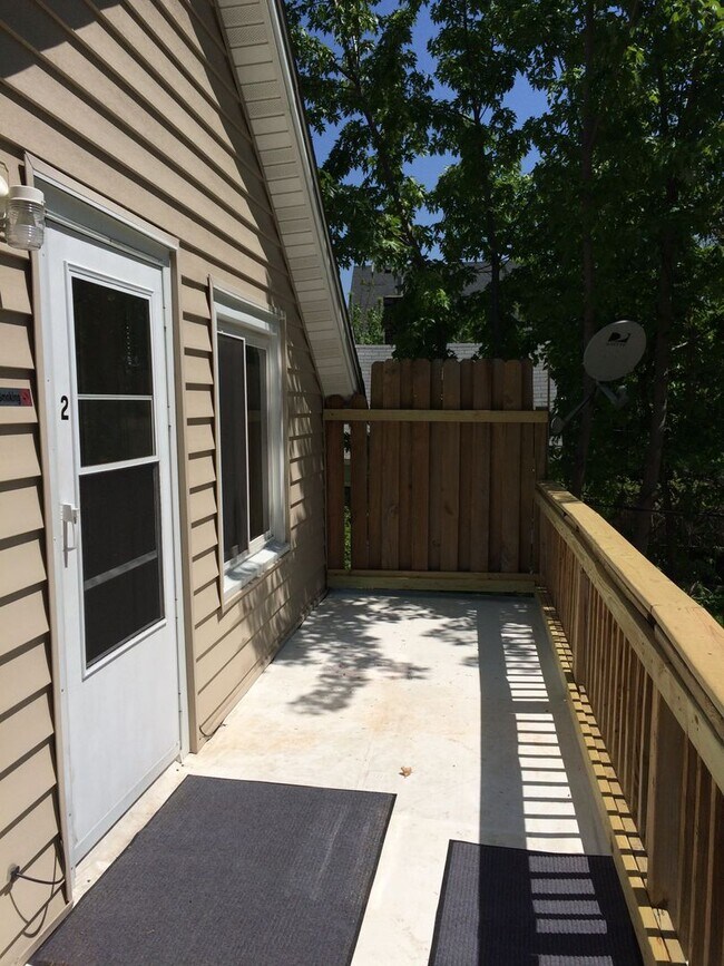 Building Photo - 272 George St W