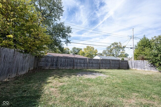 Building Photo - 4840 Leone Dr