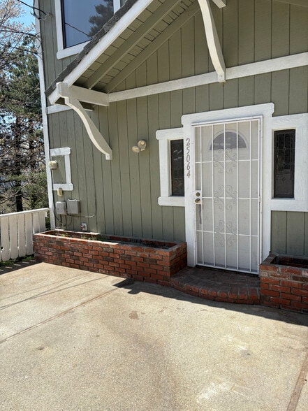 Building Photo - 24064 Grandview Dr